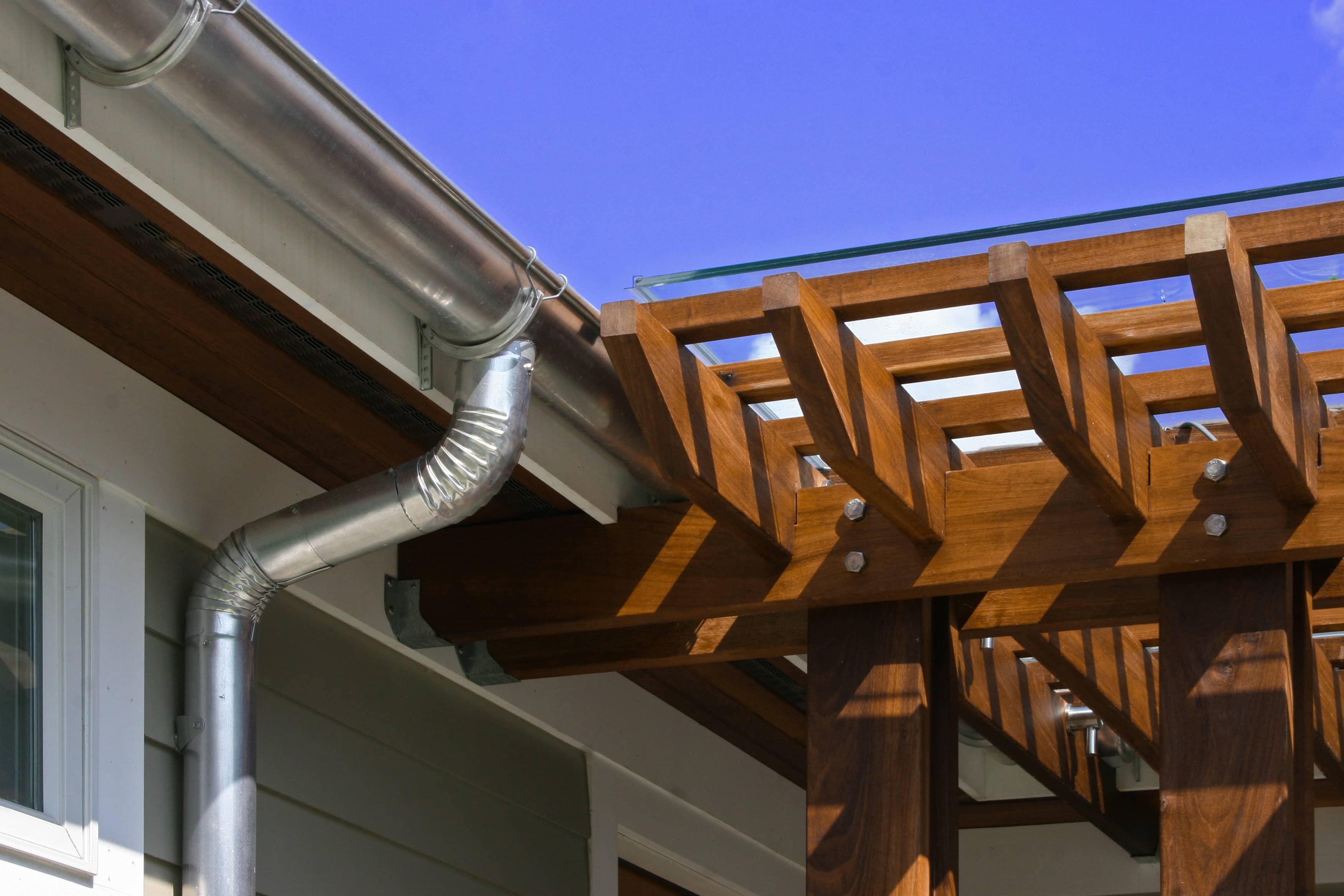 32_ret-gutter detail
